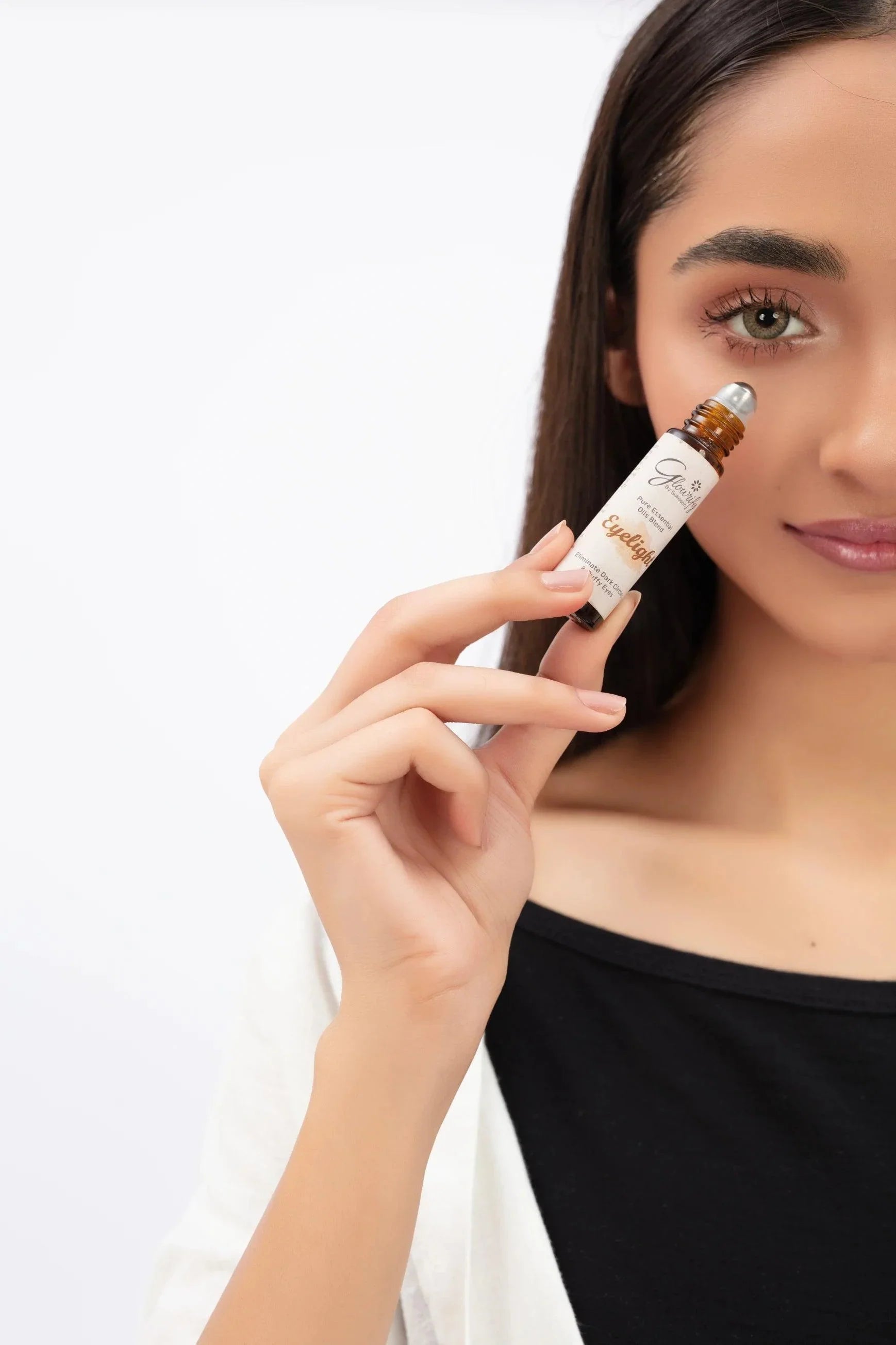 Glowrify eye lightening undereye roller